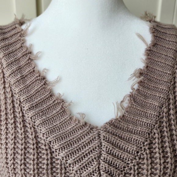 Pink Lily Distressed Frayed Sweater Taupe Long Sleeves Cute Soft Cozy Medium - Picture 4 of 16